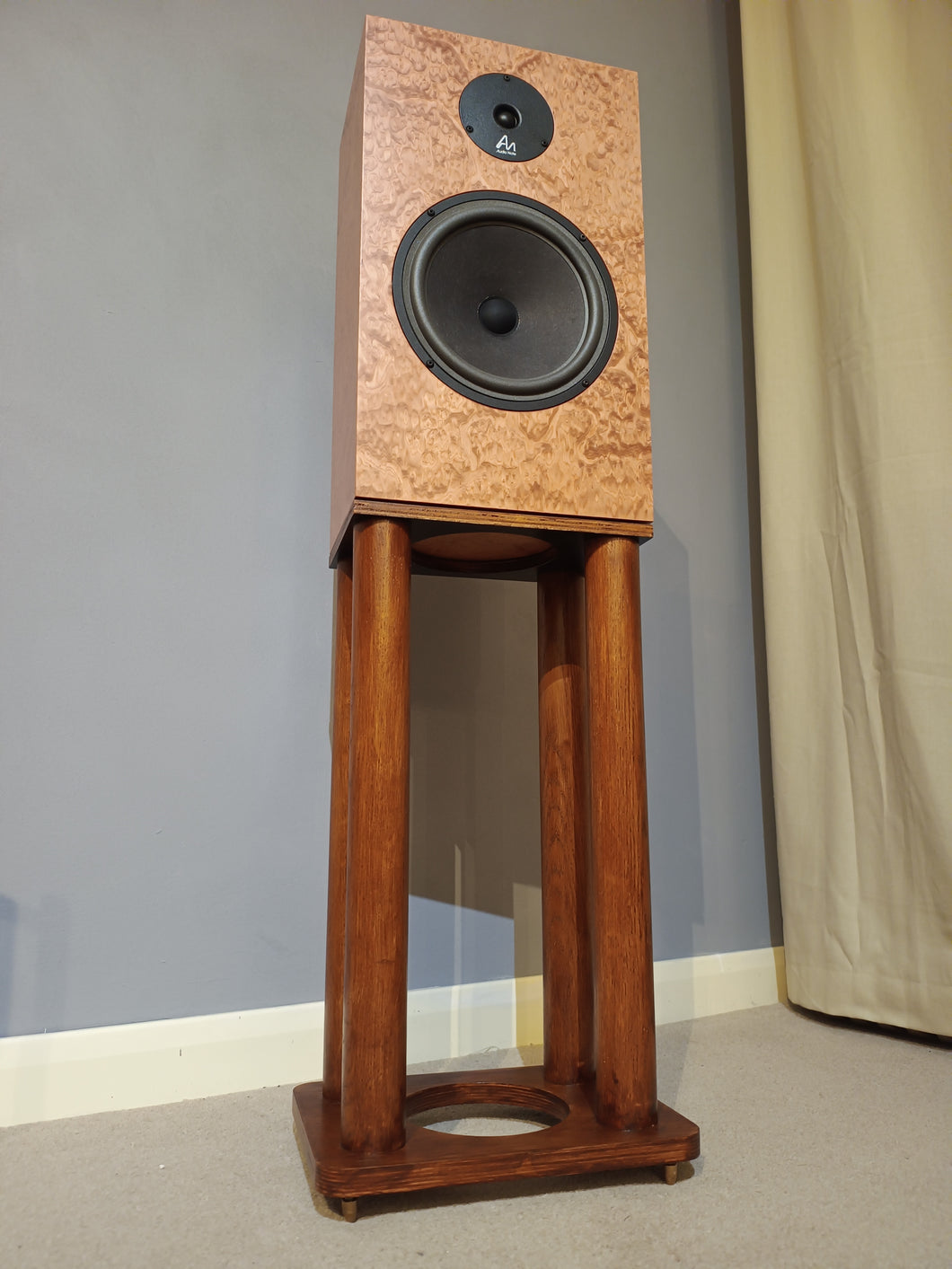 Structure Evolution Loudspeaker Stands
