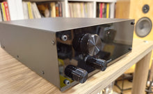 Deco Audio Products GOVERNOR Standard AC turntable power supply (low power)